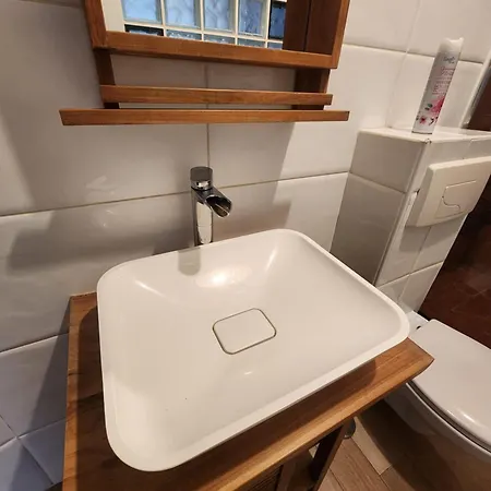 Charming Canal Saint-martin Republique * Paris