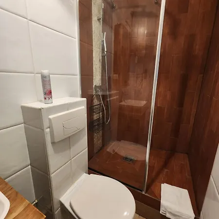 Charming Canal Saint-martin Republique * Paris