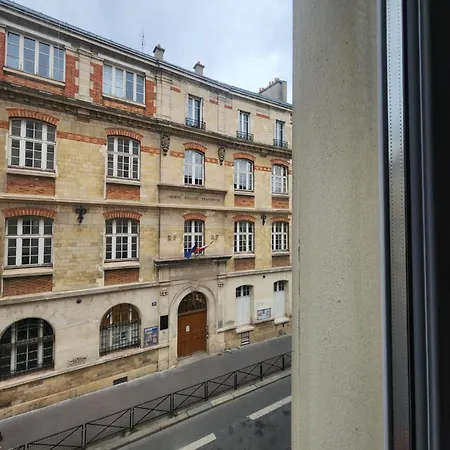 Charming Canal Saint-martin Republique * Paris