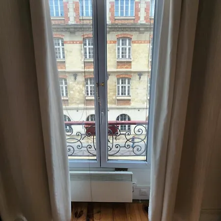 Charming Canal Saint-martin Republique Apartment