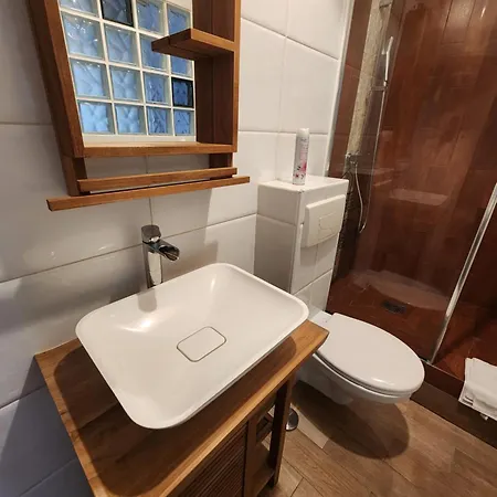 Charming Canal Saint-martin Republique *