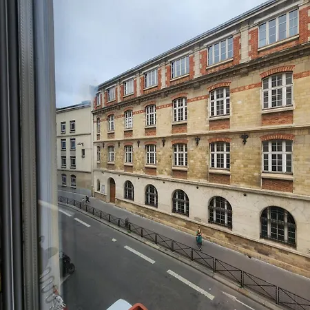 Charming Canal Saint-martin Republique Paris